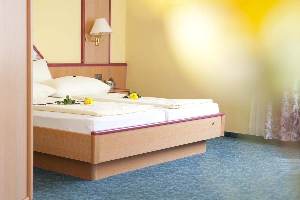 Hotel Restaurant Osterbauer Neunkirchen Bagian luar foto